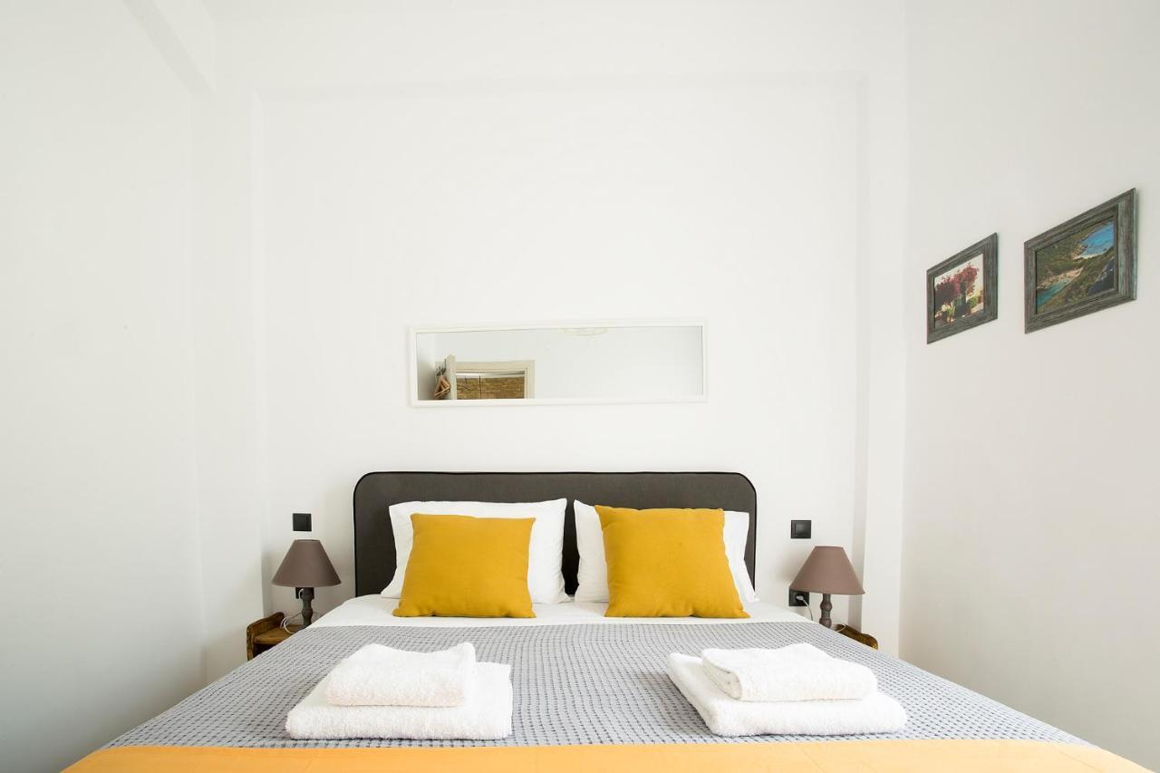 Deluxe Town Hall Square Flat In Historical Center 3 Corfu  Экстерьер фото